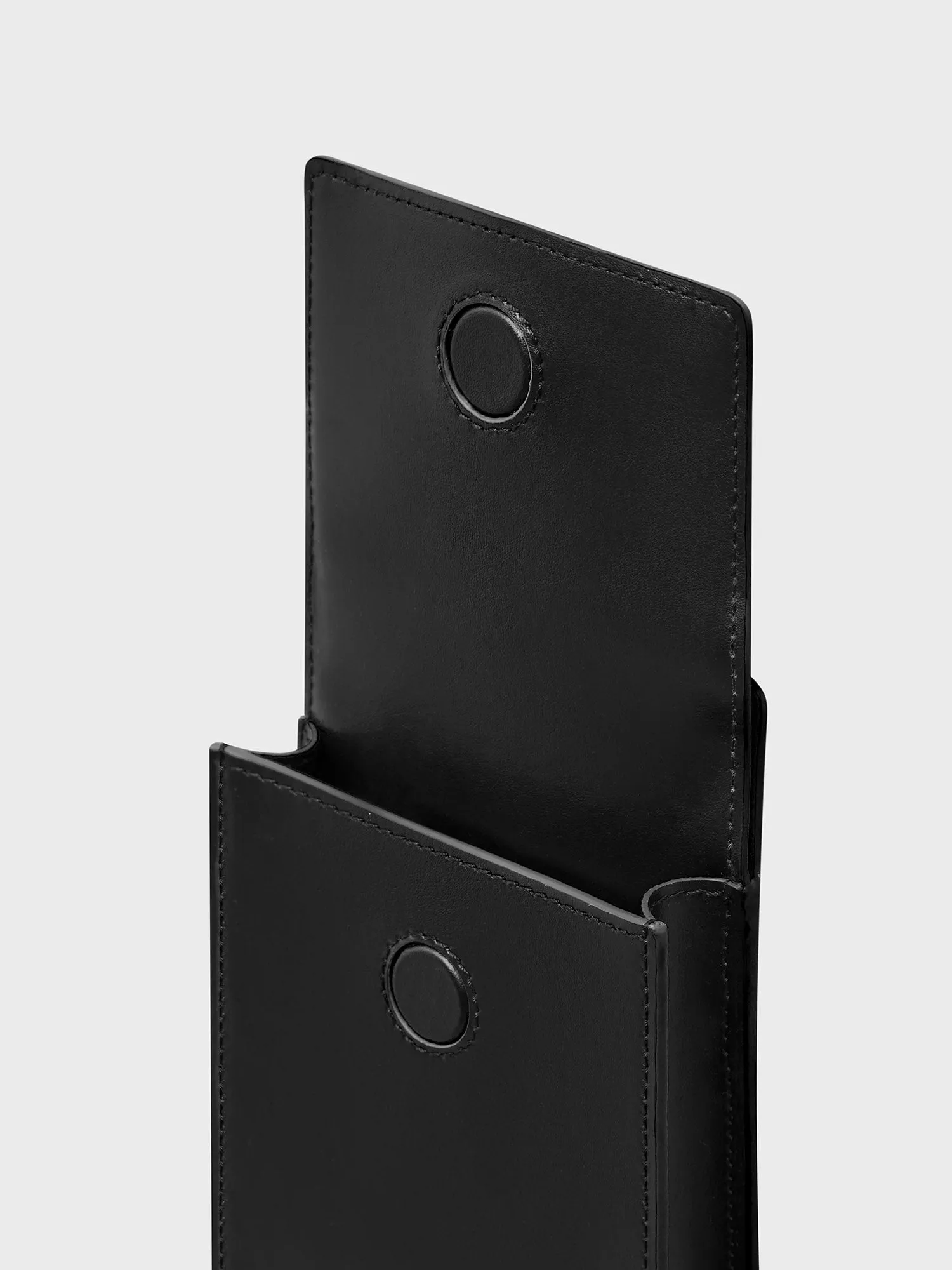 Biobased Passport Holderblack