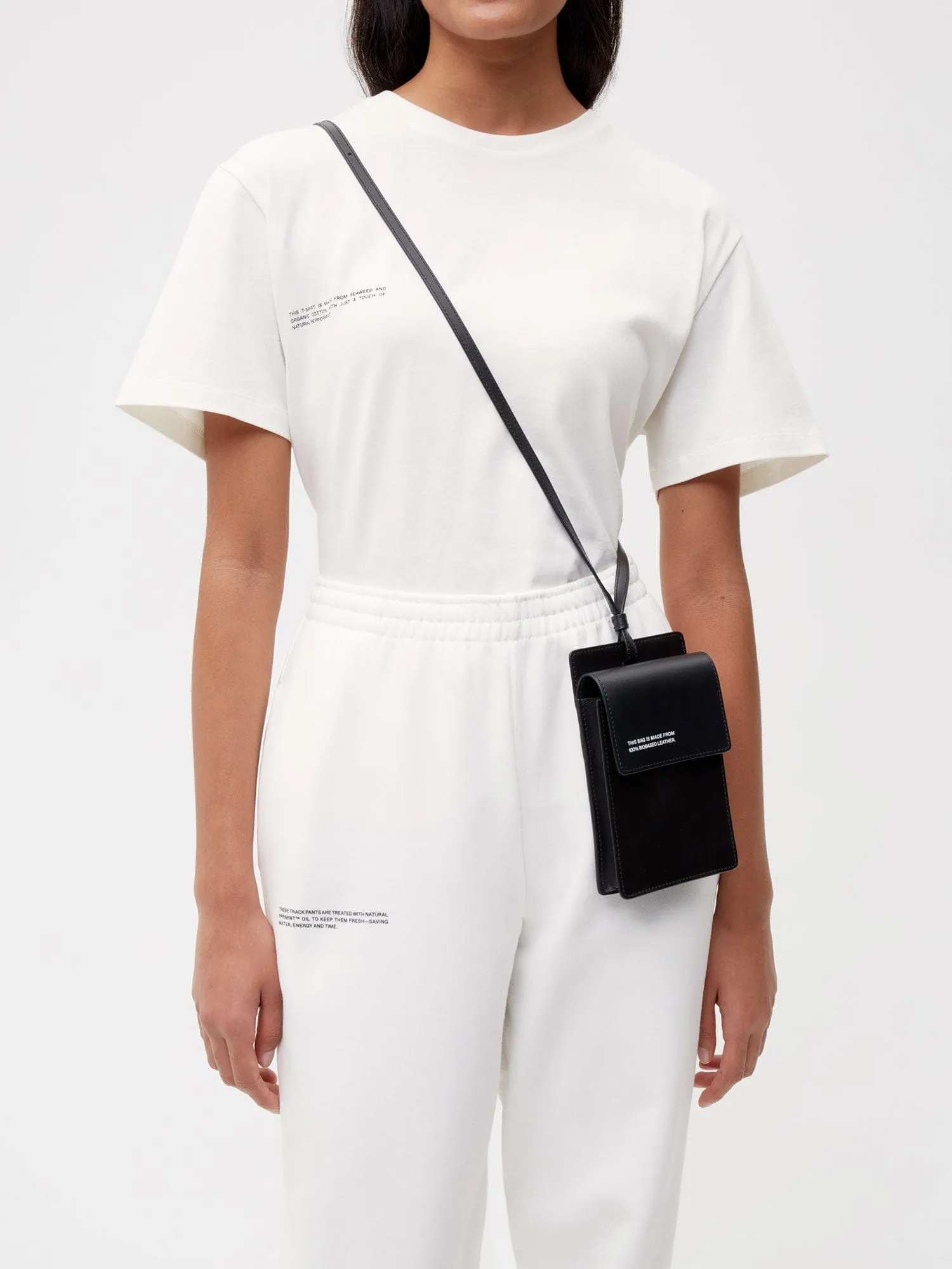 Biobased Passport Holderblack